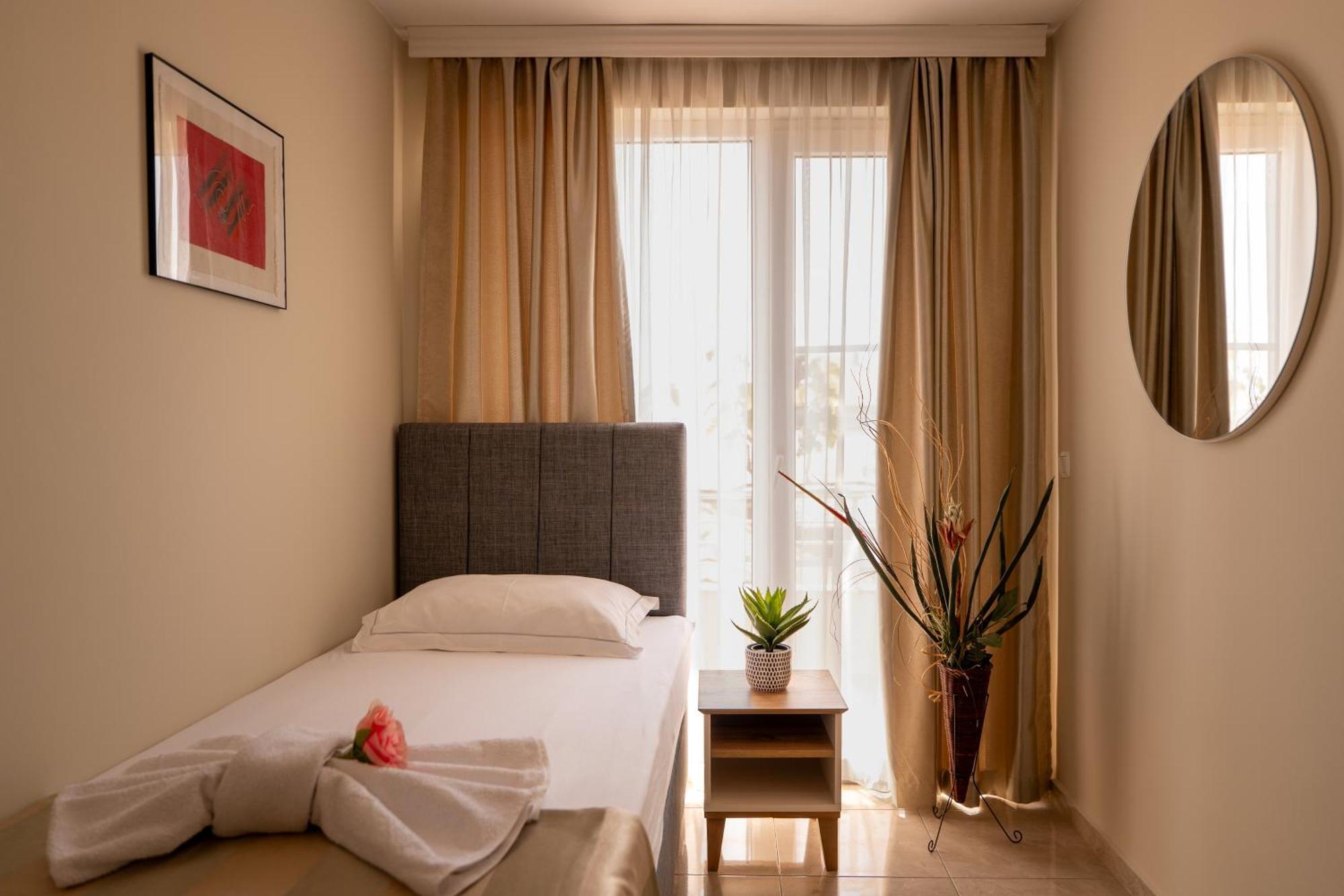 Rodos House Hotel Pomorie Exterior photo
